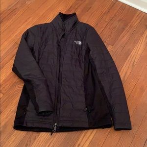 Perfect condition North Face - runs large